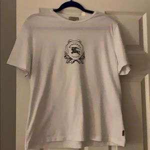 Gently worn Burberry tee shirt.